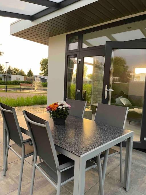 Luxus Cube In Lathum, Naehe Arnheim Apartment Bagian luar foto